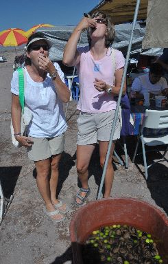 Sue & Lisa shooting clams