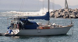 Swell entering anchorage